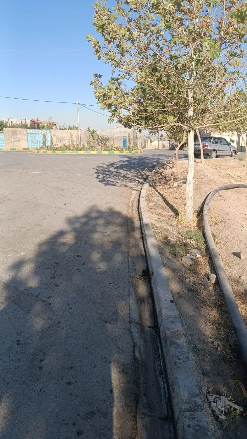 زمین فروشی