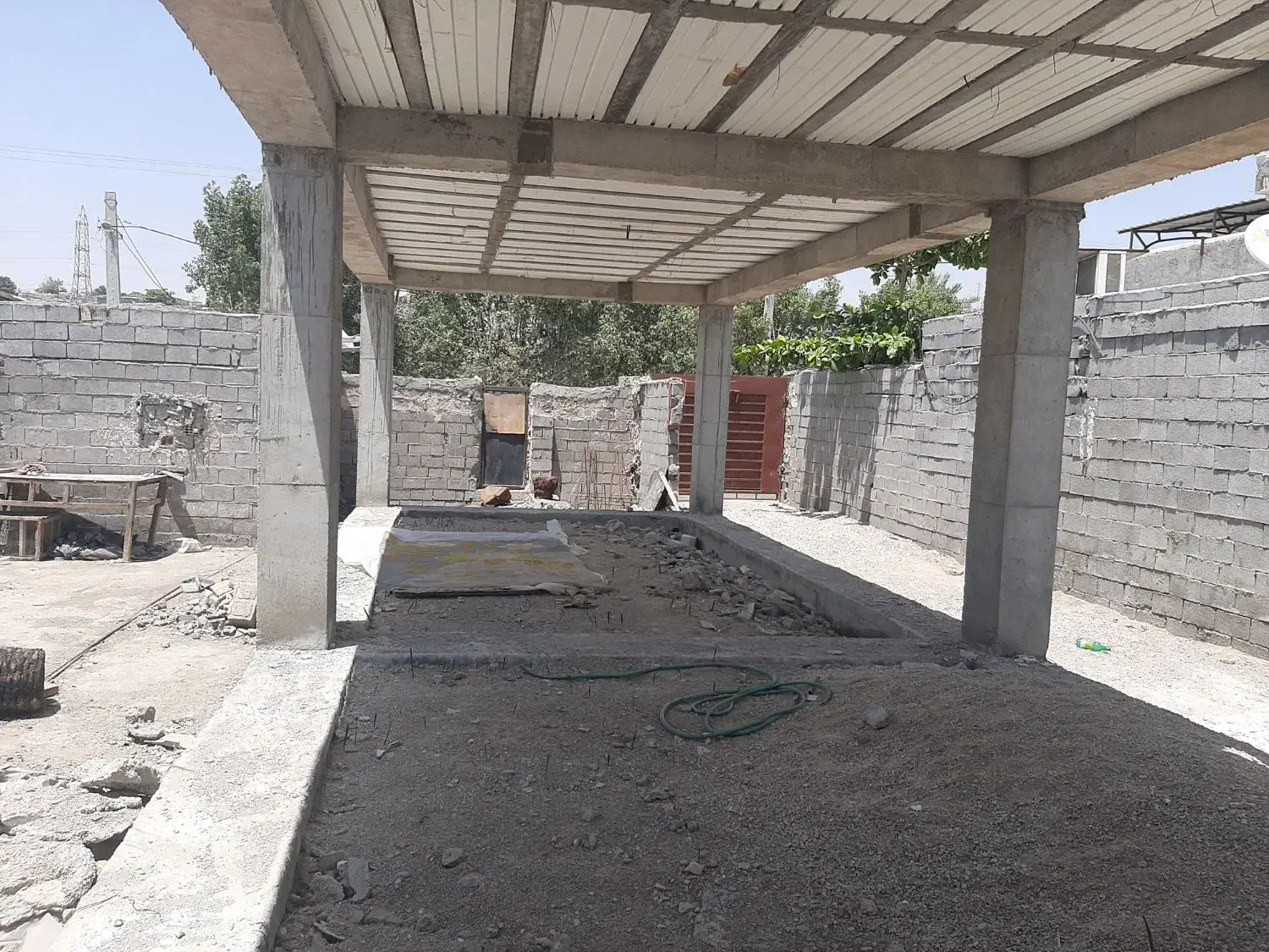 خونه نیمه کاره