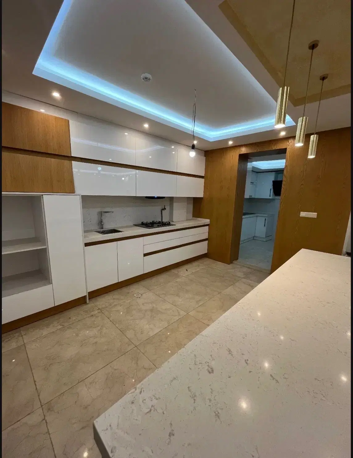 آپارتمان خیابان ۱۴۲ گلسار
