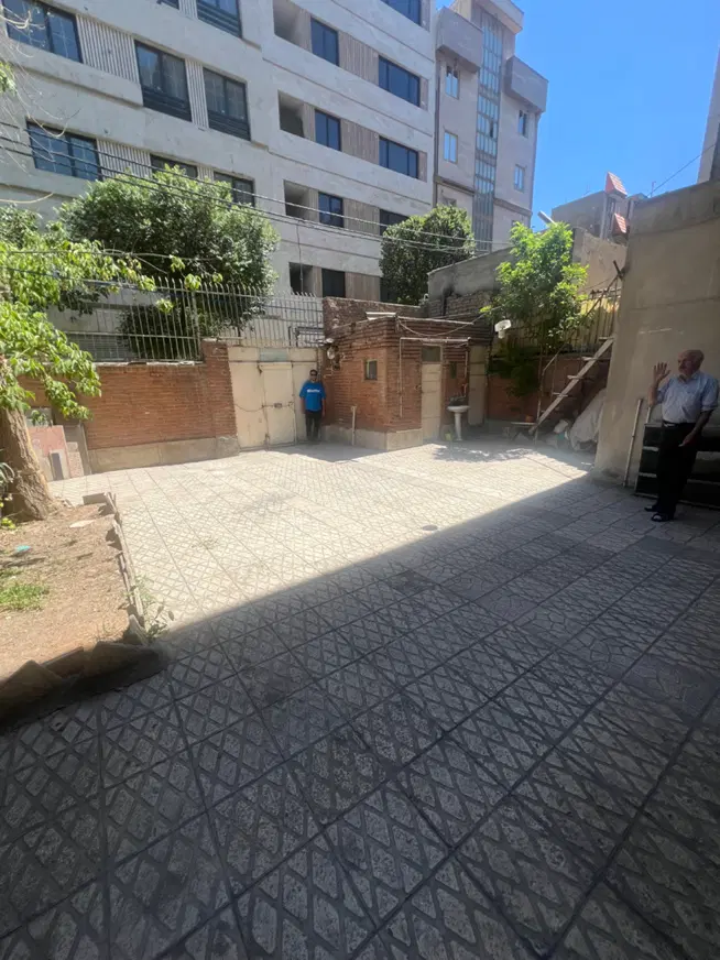 رهن کامل ۲۰۰متر خانه ویلایی