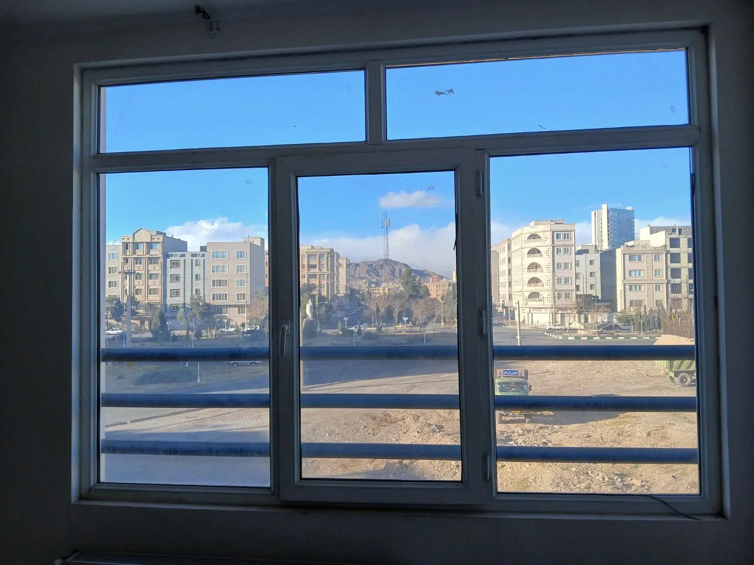 یک واحد آپارتمان میدان مادر