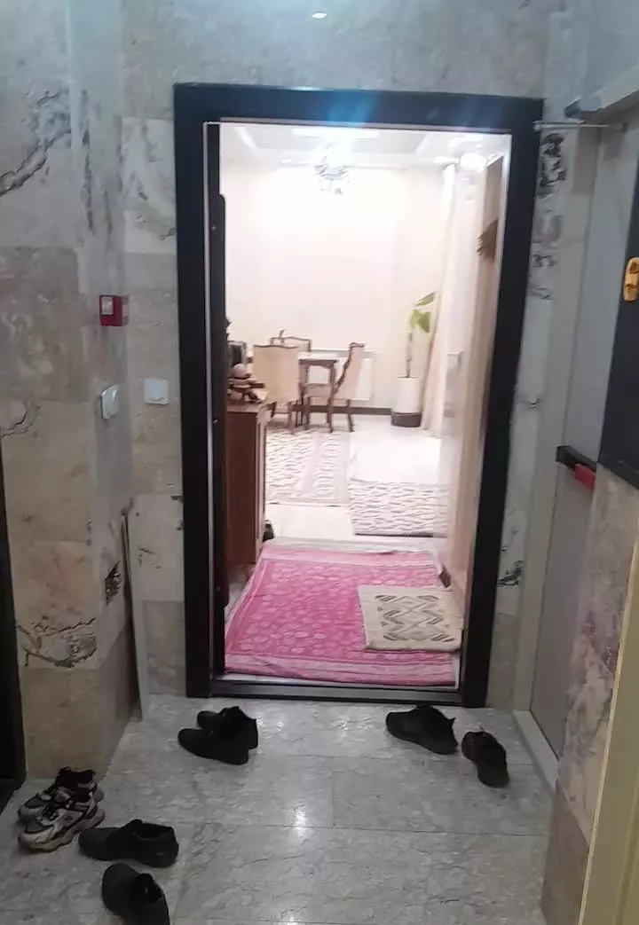 ۷۶متر۱سال ساخت اسانسوردار