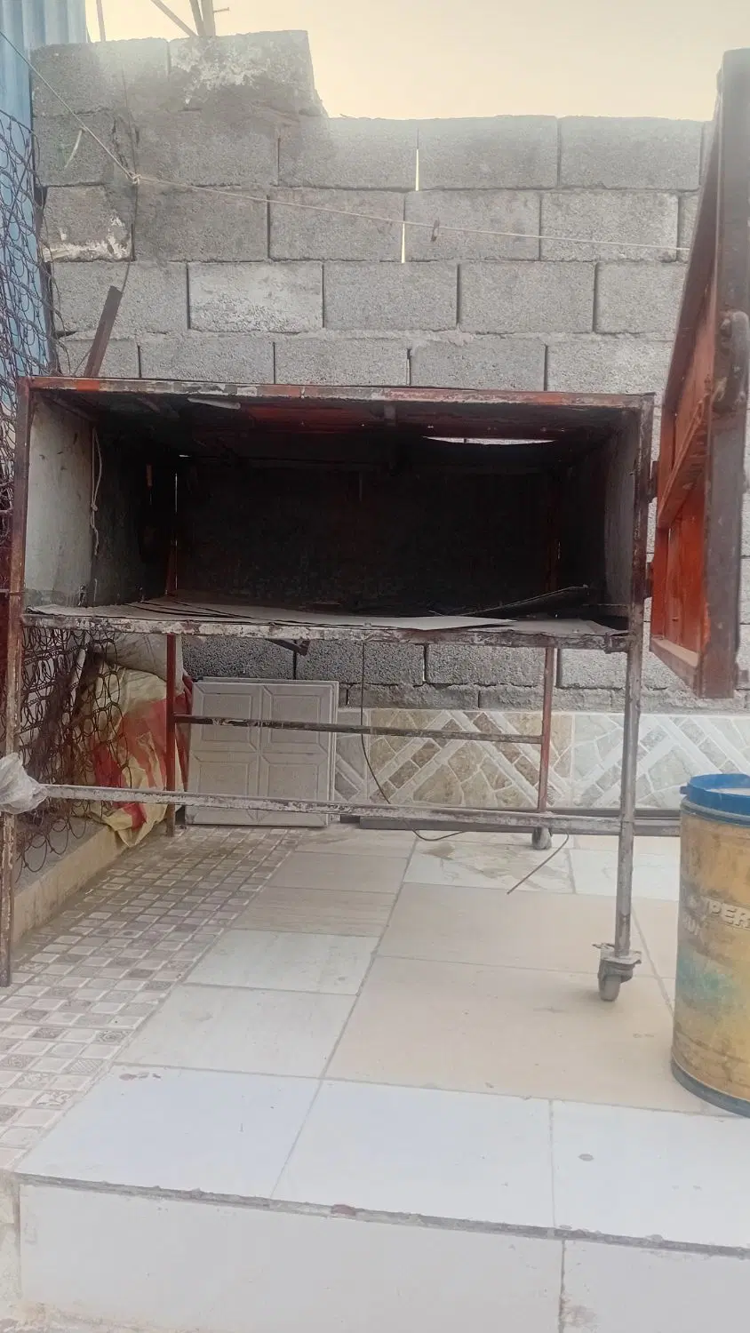 دکه فلافلی یه طبقه