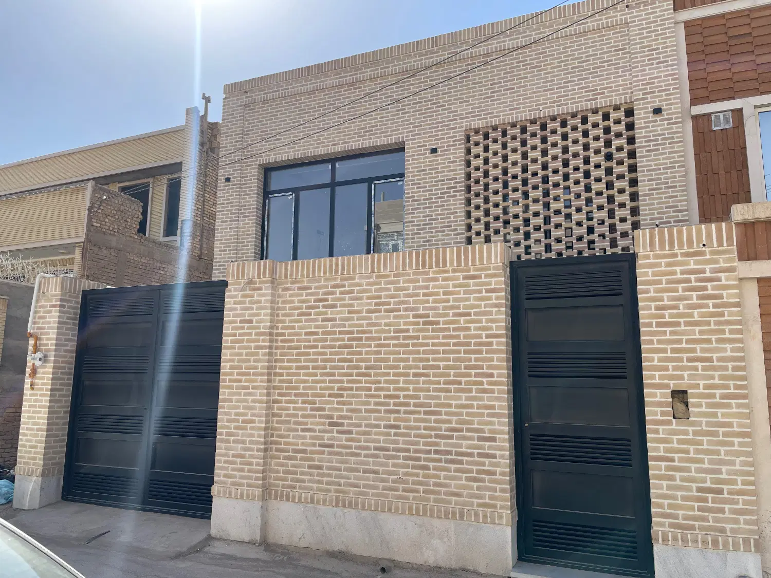 ویلایی نوساز ۳۰۰ متر مسکن مقداد