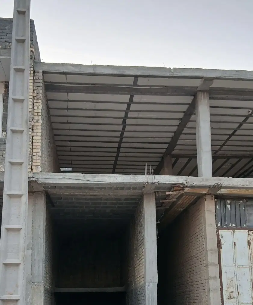 اسکلت طبقه بالا ۶۵ متری
