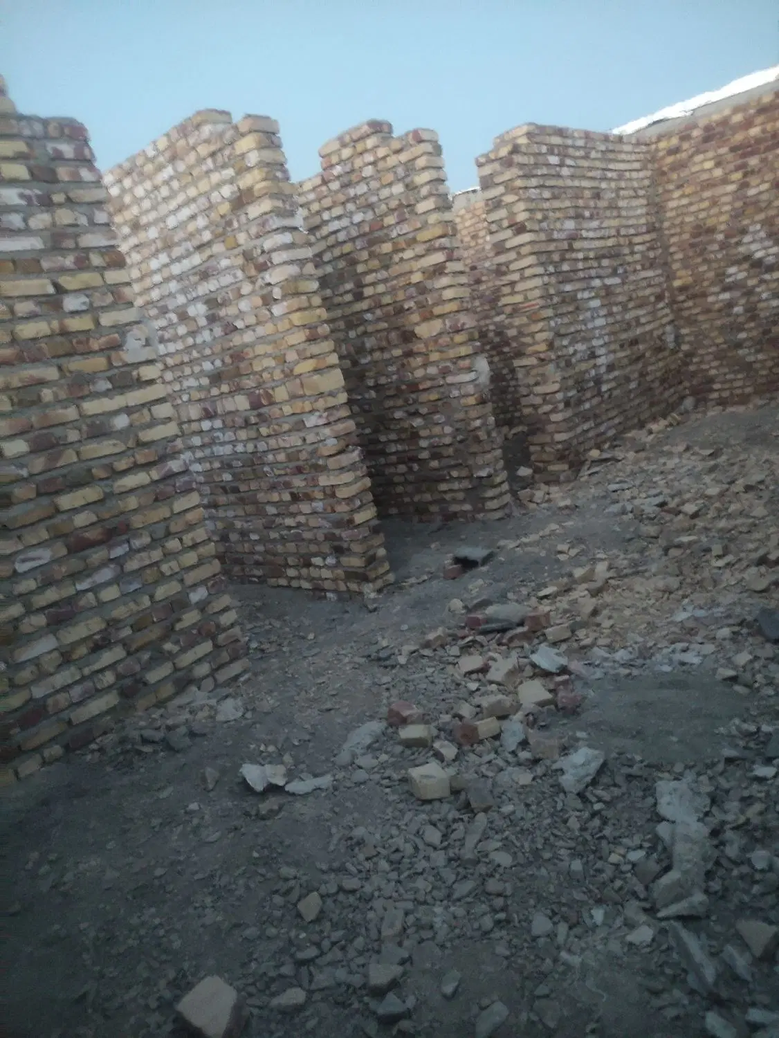 منزل نیمه کاره آخرخیابان حمزه830ملیون