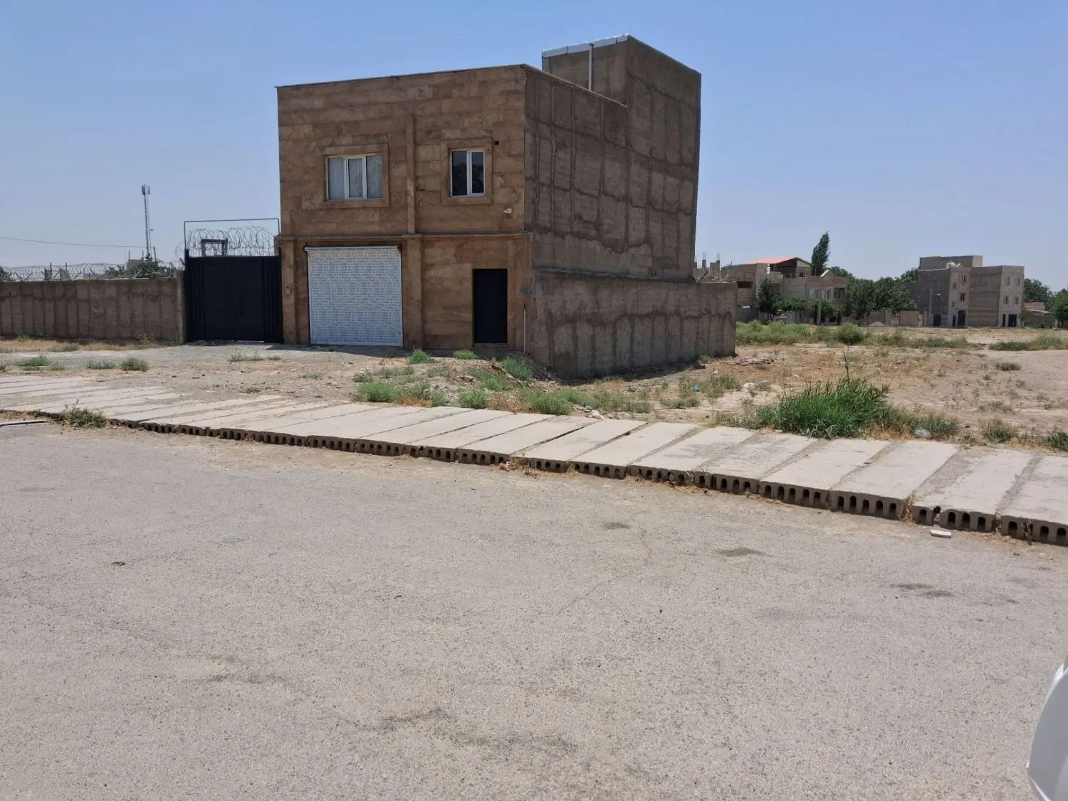 یک قطعه زمین در ینگه امام به فروش میرسد