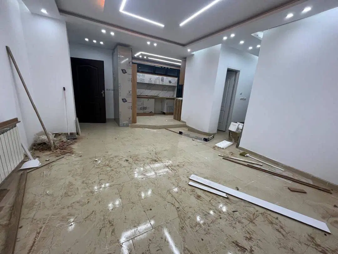 ۸۰ متر مسکونی __روبرو مترو هشتگرد