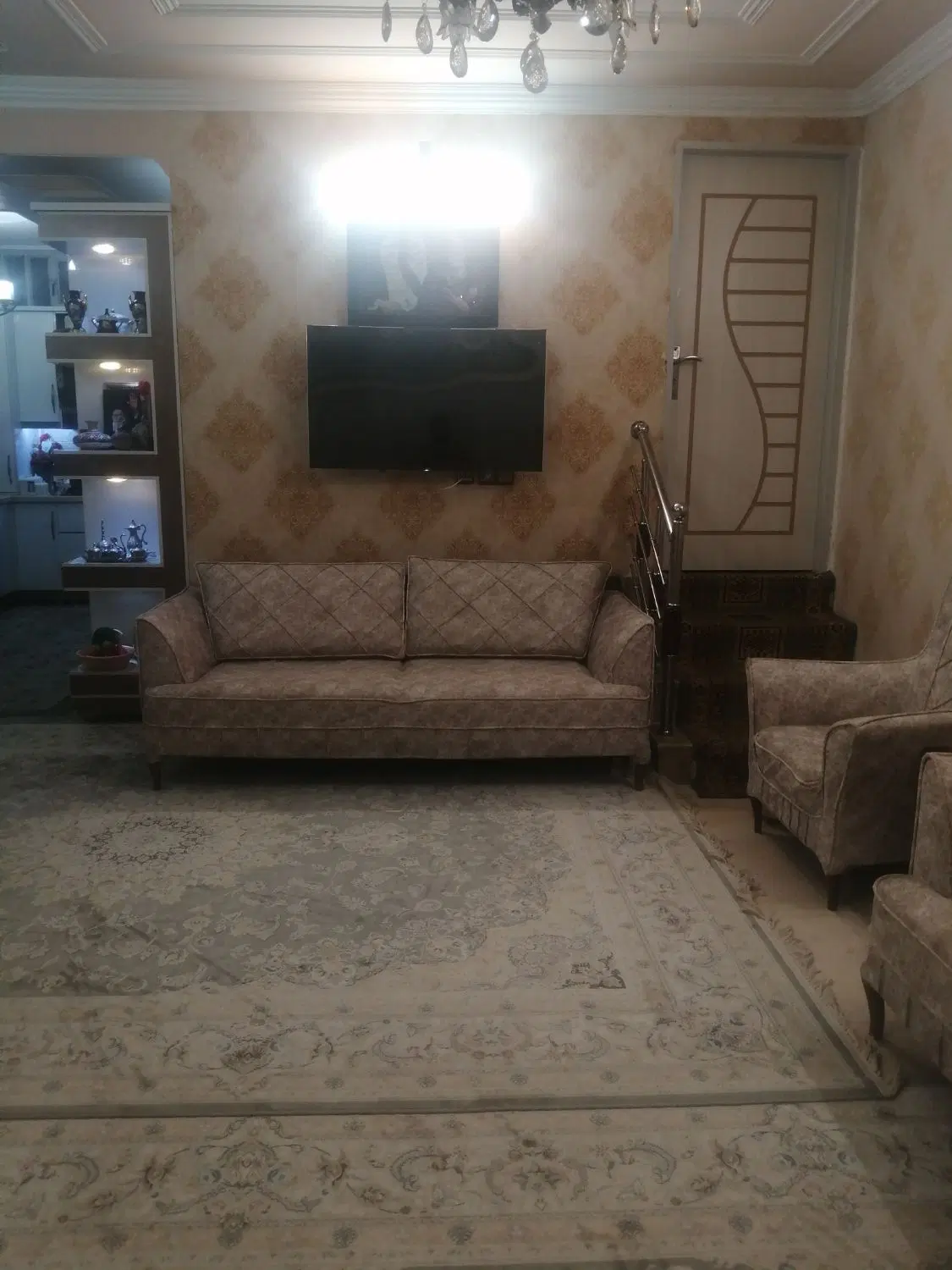 منزل فروشی واقع در آزاد شهر 20 متری امیر کبیر