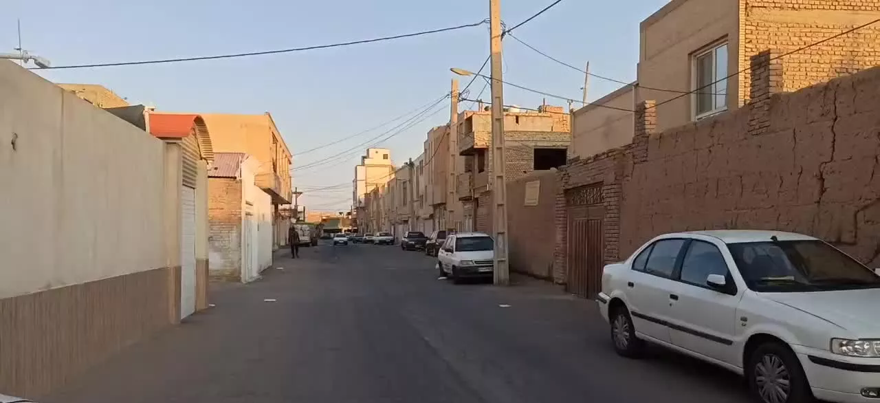زمین جنوبی۱۸۰متر،سنددار،لب کوچه اصلی، اول دهه فجر