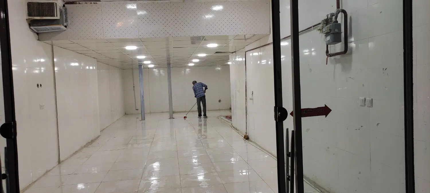 یک باب مغازه در خیابان سیمتری ۳۵ متر