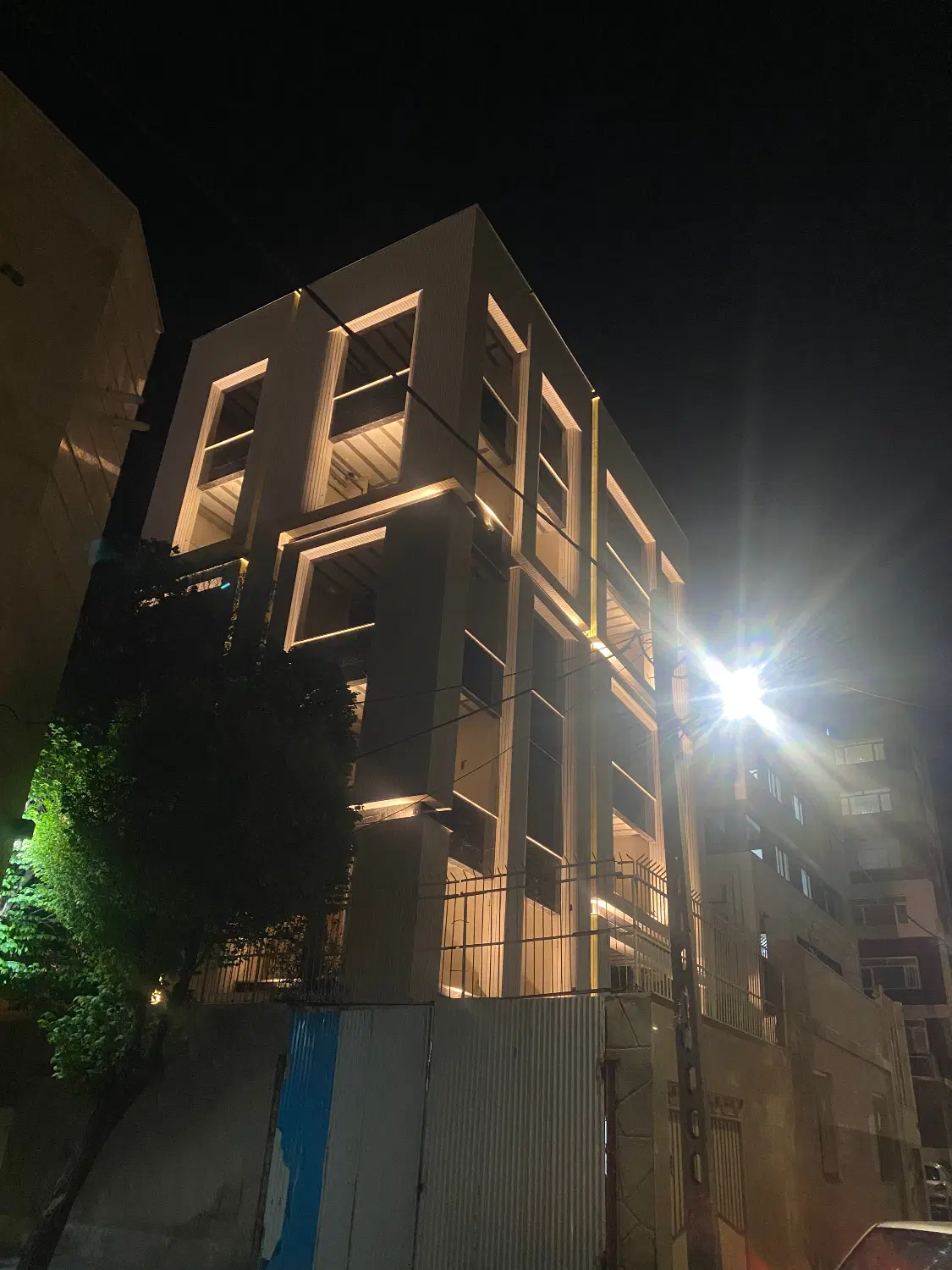 ۱۲۵ متری ۳ خوابه نزدیک به بر اصلی کوچه ۱۲ متری