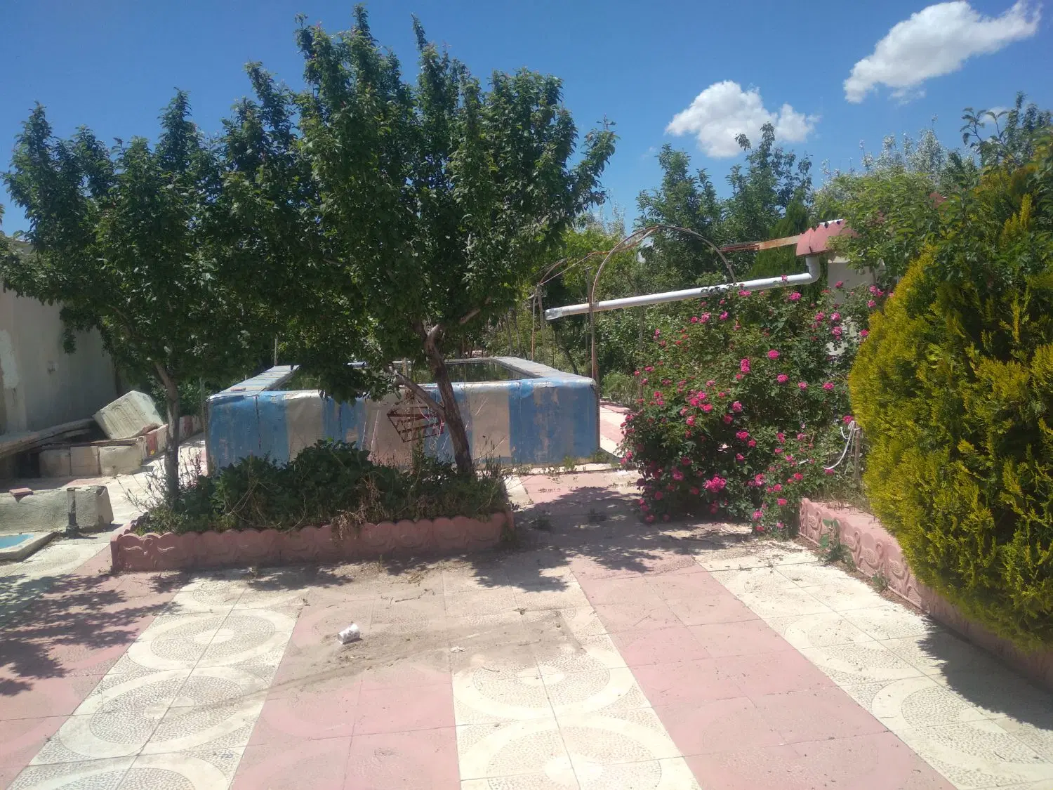 ویلا باغ در باغمعروف