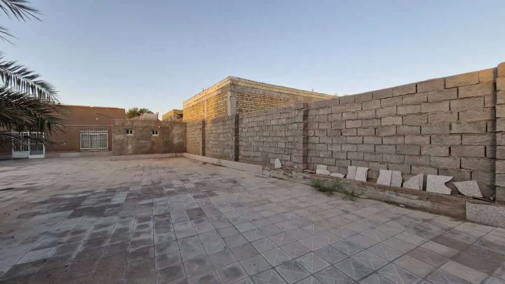 خانه ویلایی با حیاط بزرگ
