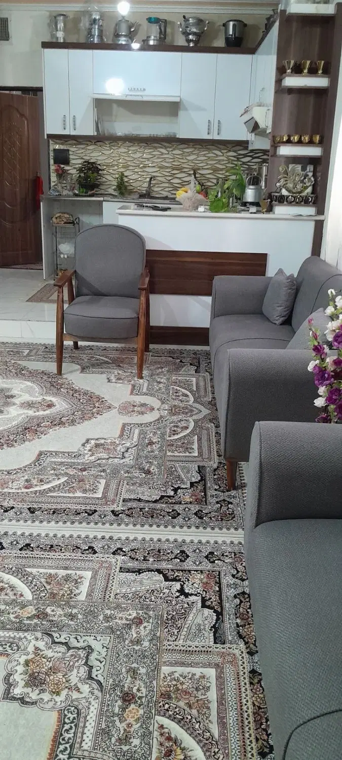 آپارتمان ۷۵ متری طبقه اول واقع در طبرسی شمالی ۹