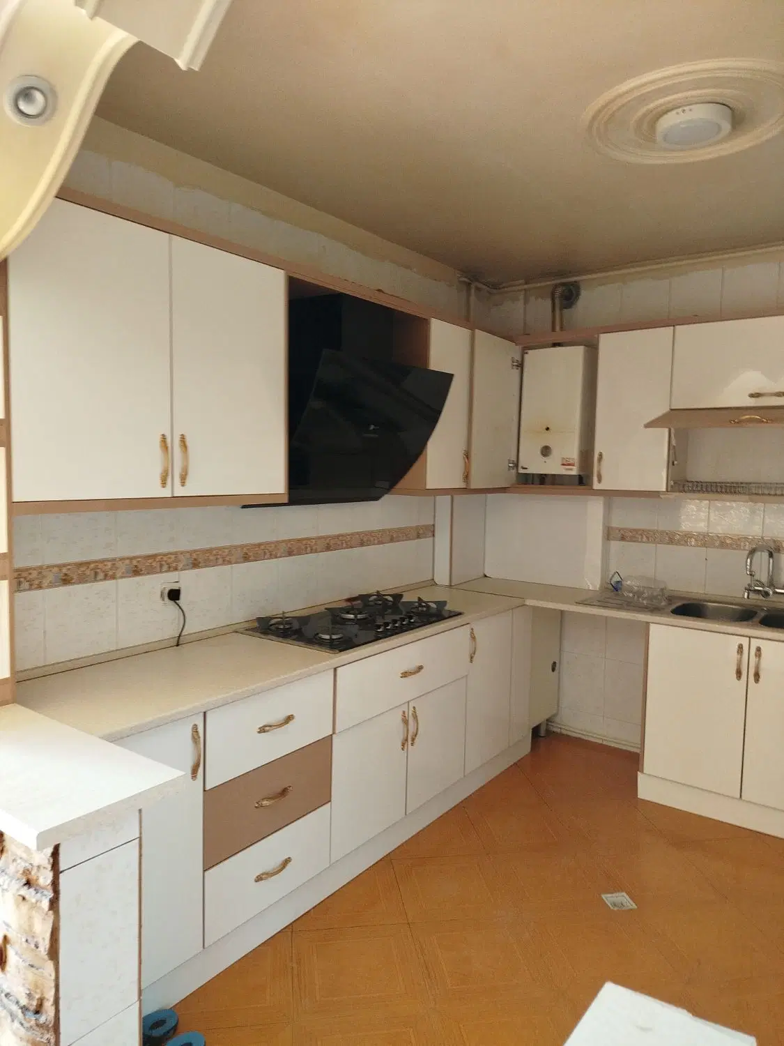 رهن واحد ۸۵ متری _غرق در نور _تاپ لوکیشن