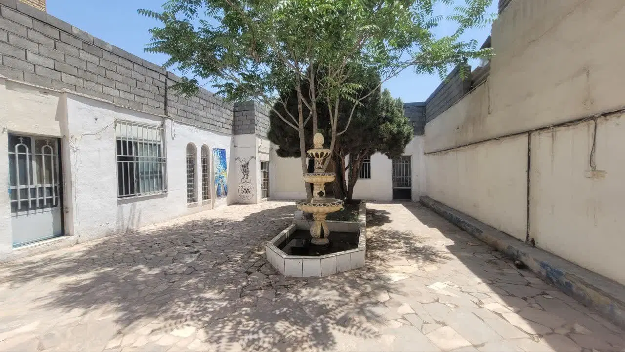 خانه ویلایی انتهای بلوار وکیل آباد