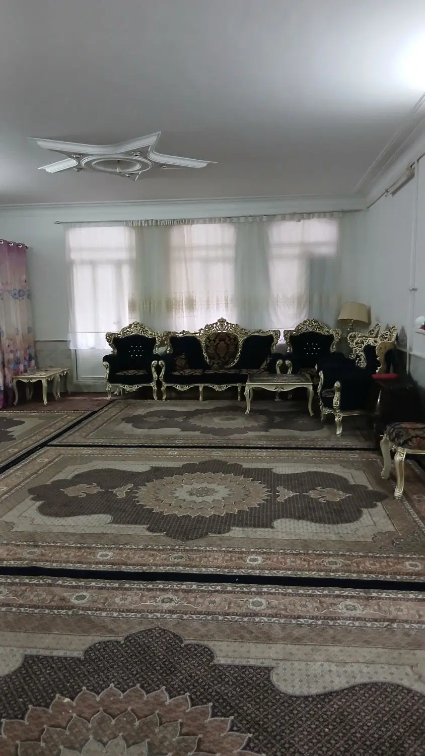 زیر زمین گلخانه ای
