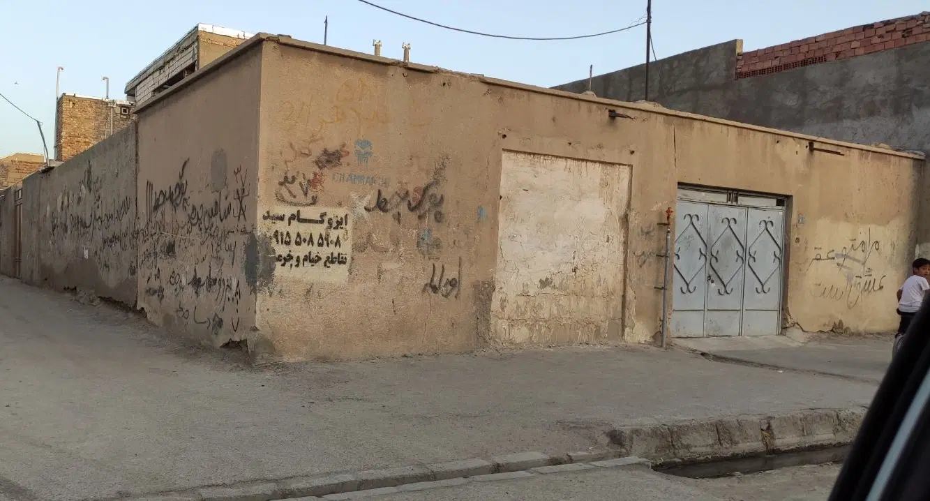 منزل ویلایی قدیمی مسکونی تجاری، نبش چمران ۵۸