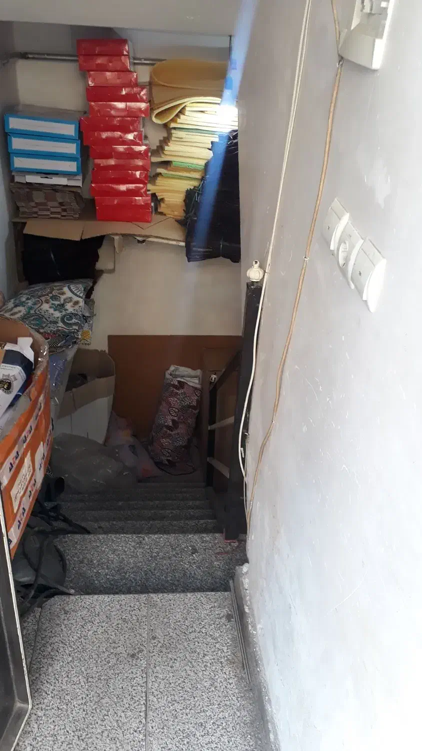 معاوضه زیرزمین ۵۰متری تجاری با خودرو