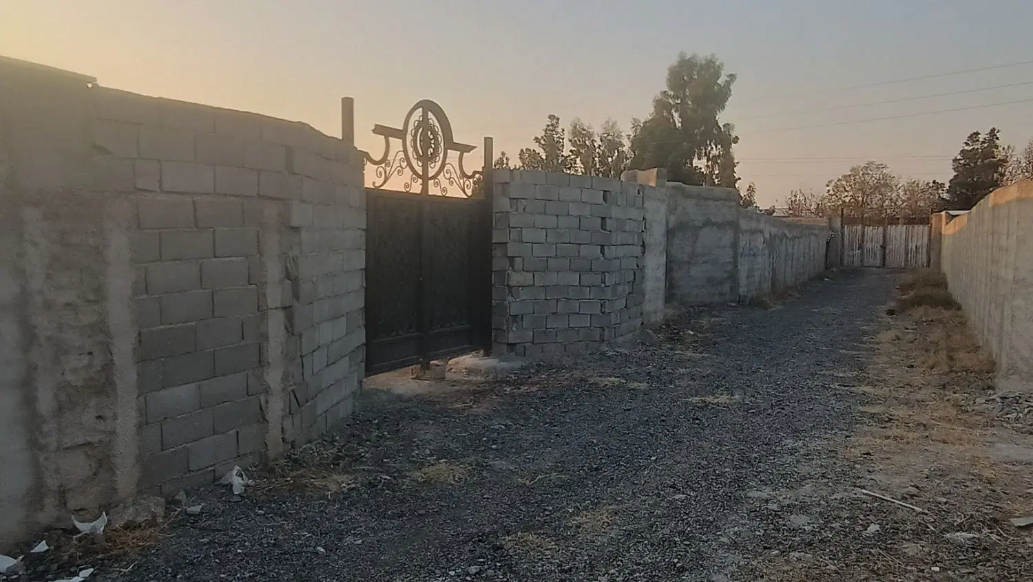 چهار دیواری گلزار