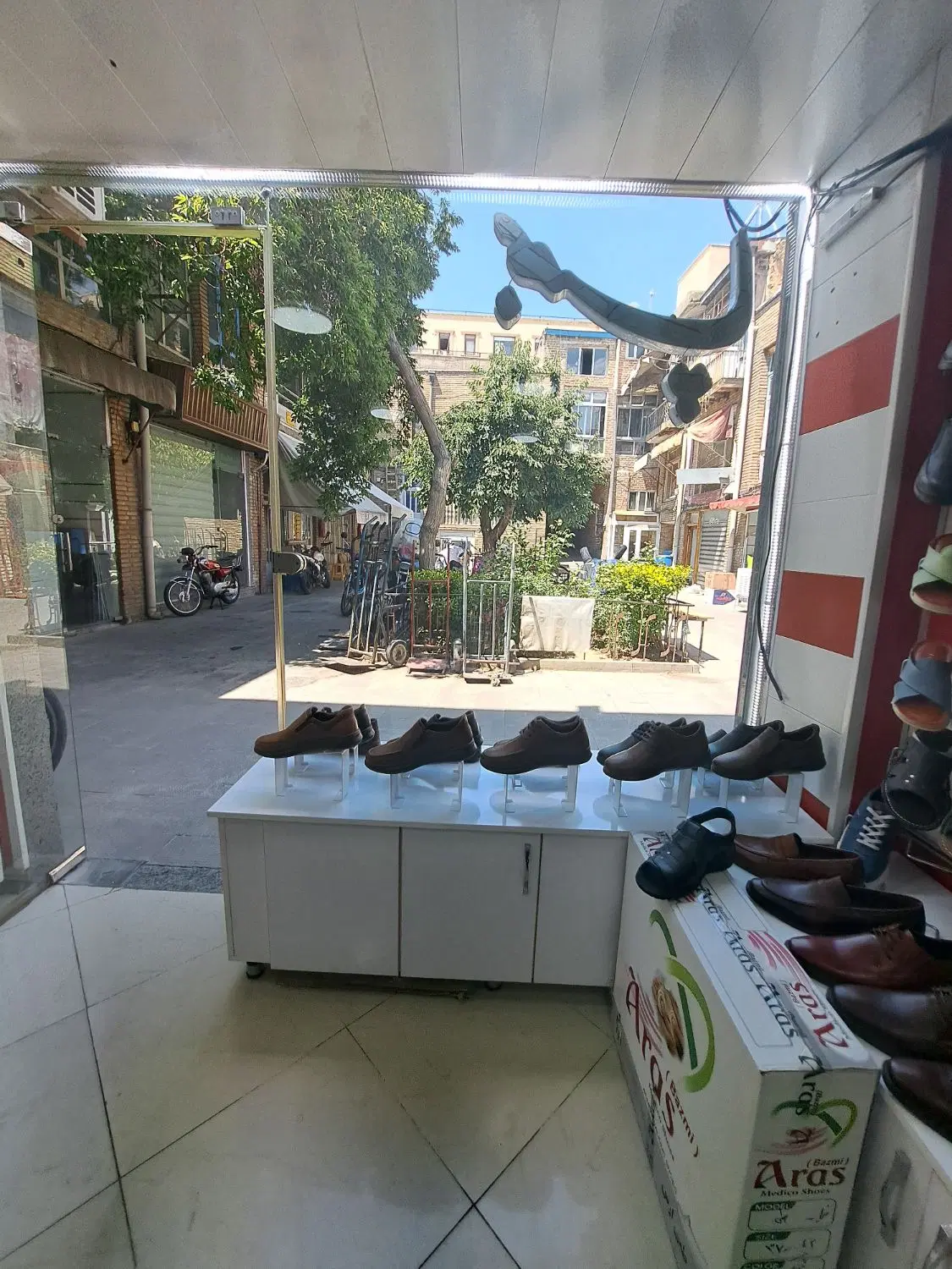 فروش مغازه در بازار حرم خانه(قیمت توافقی)