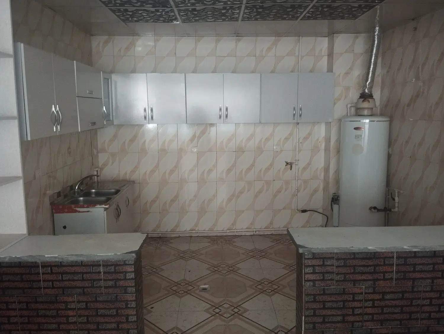 دو طبقه خانه مسکونی