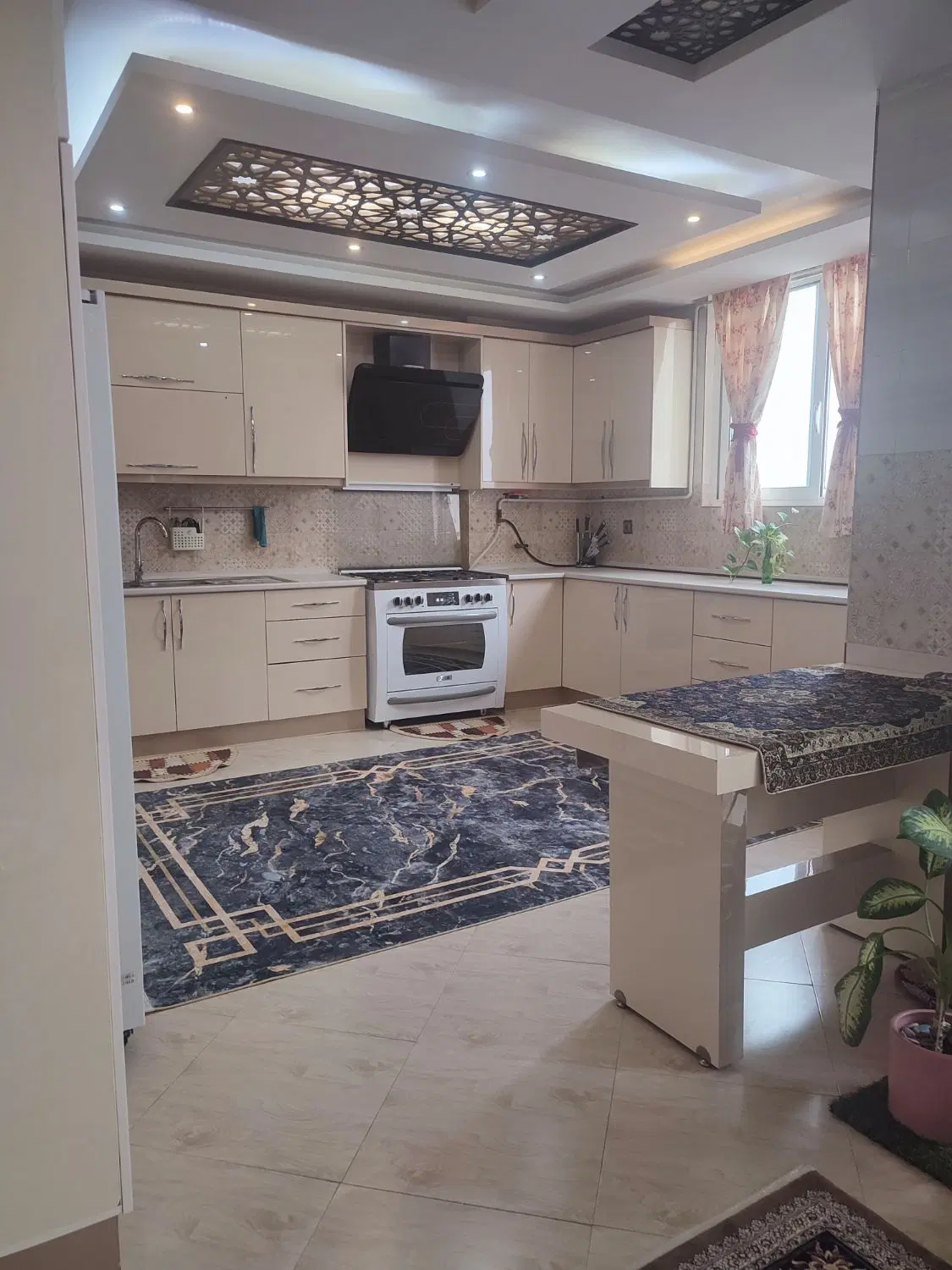 آپارتمان طبقه ۲