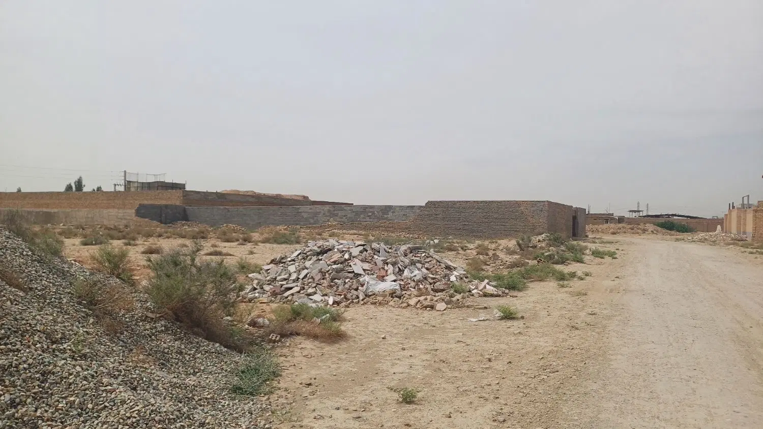 یک قطعه زمین در شهرک صنعتی کارا