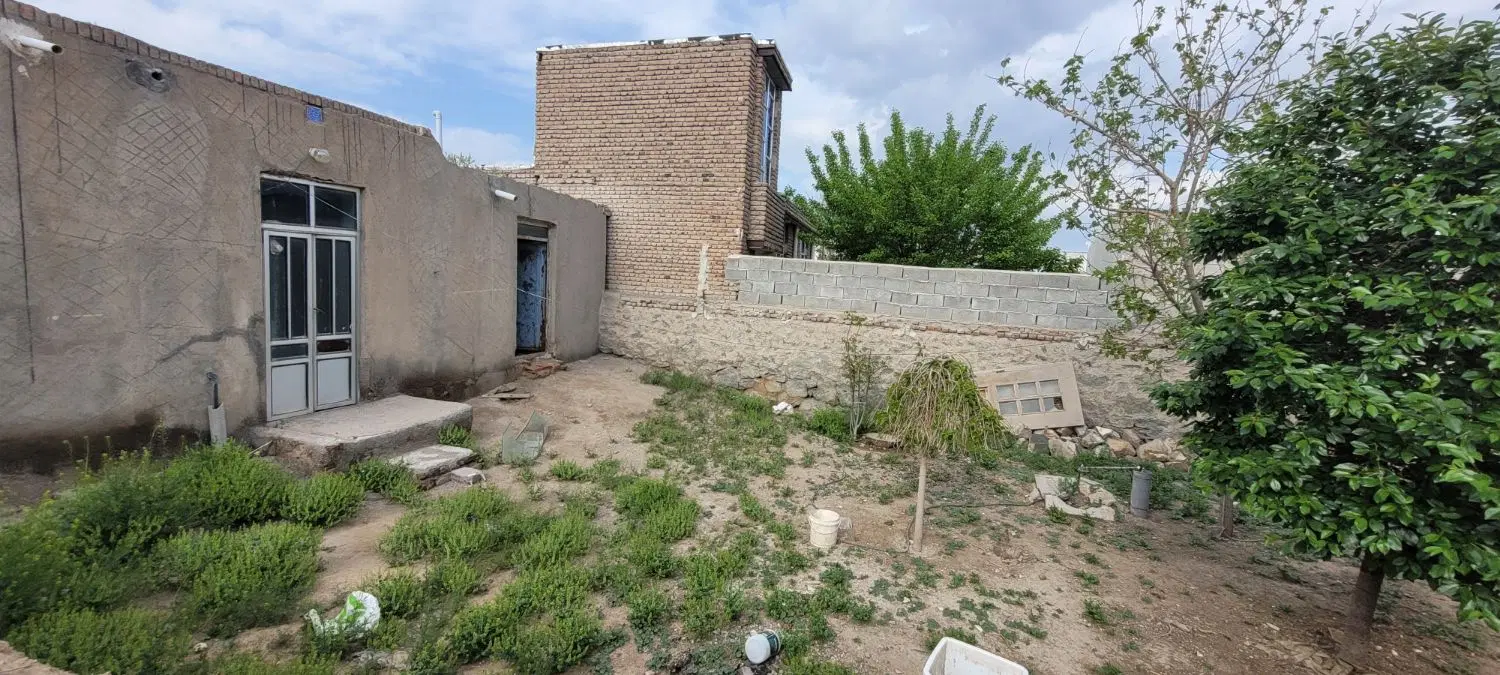 ۳۰۰ متر خانه کلنگی بفروش میرسد