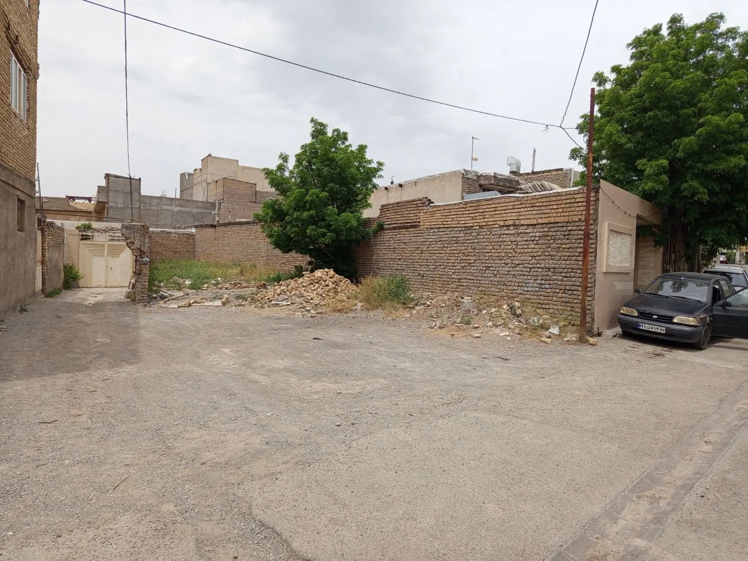 زمین با پروانه ۳ سقف