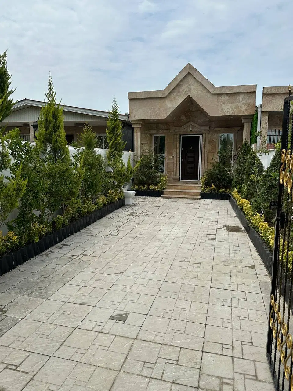 ۱۷۰ متر ویلای آماده سکونت دائم با سند