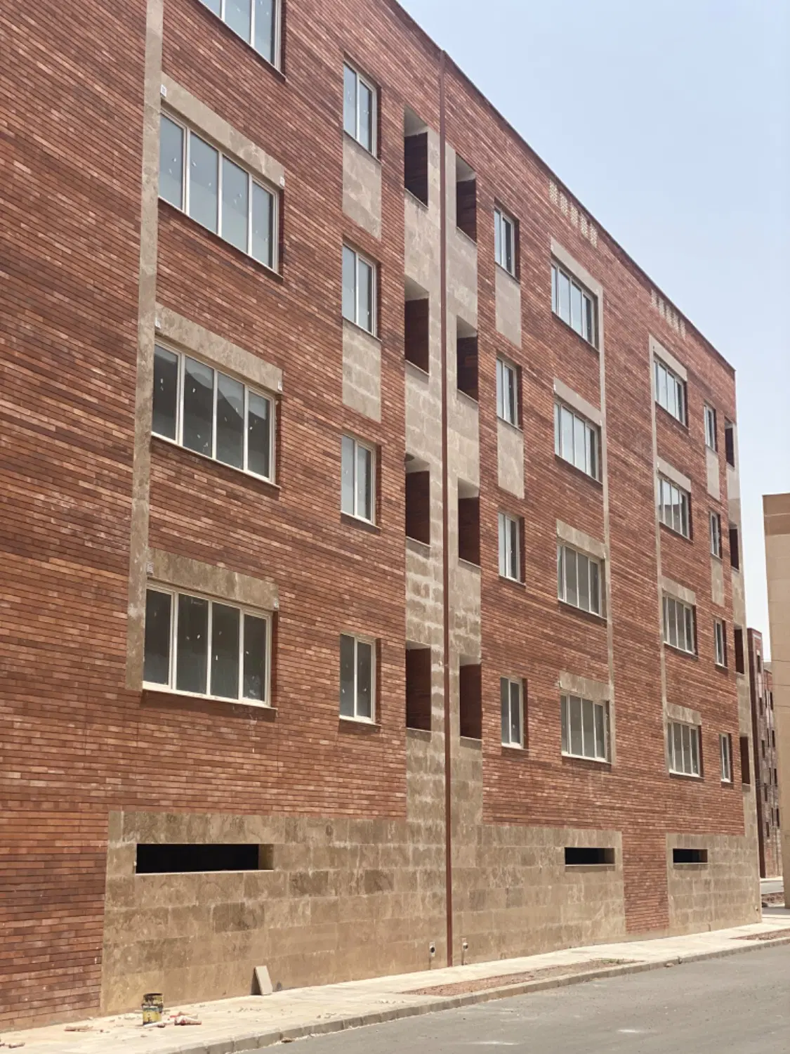 فاز۳_کلید تحویل_با پارکینگ و انباری_تاپ لوکیشن