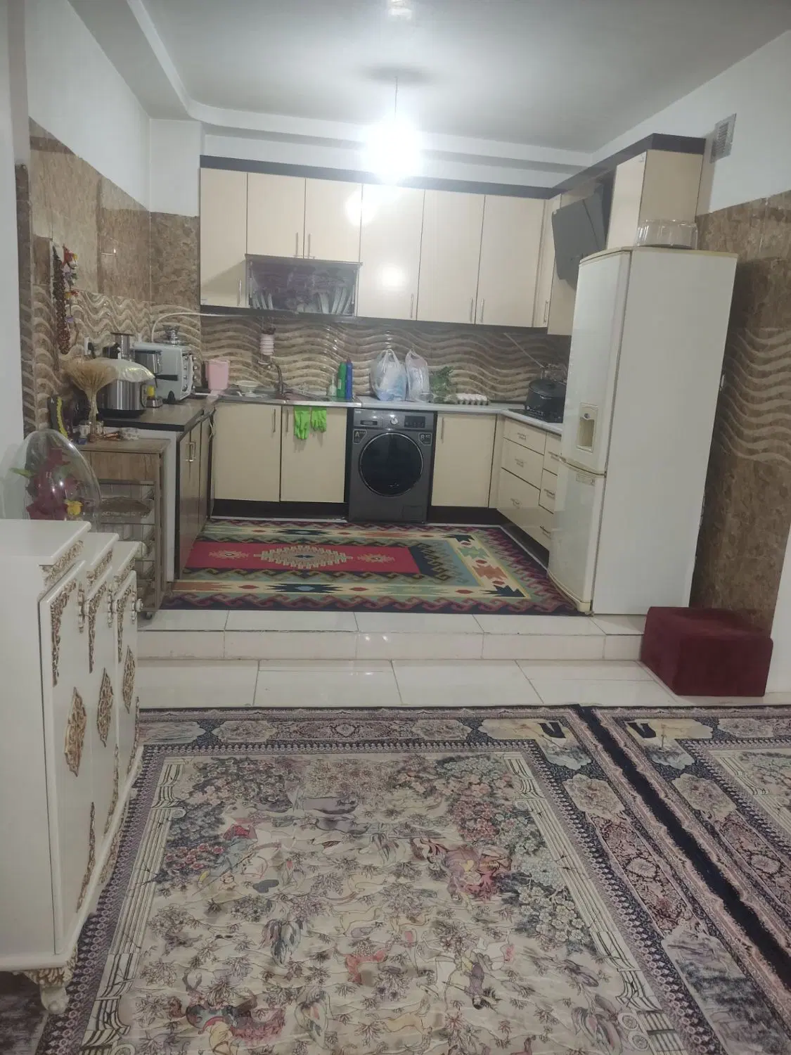 ۹۵ متر_ دو خواب_ پارکینگ_ انباری