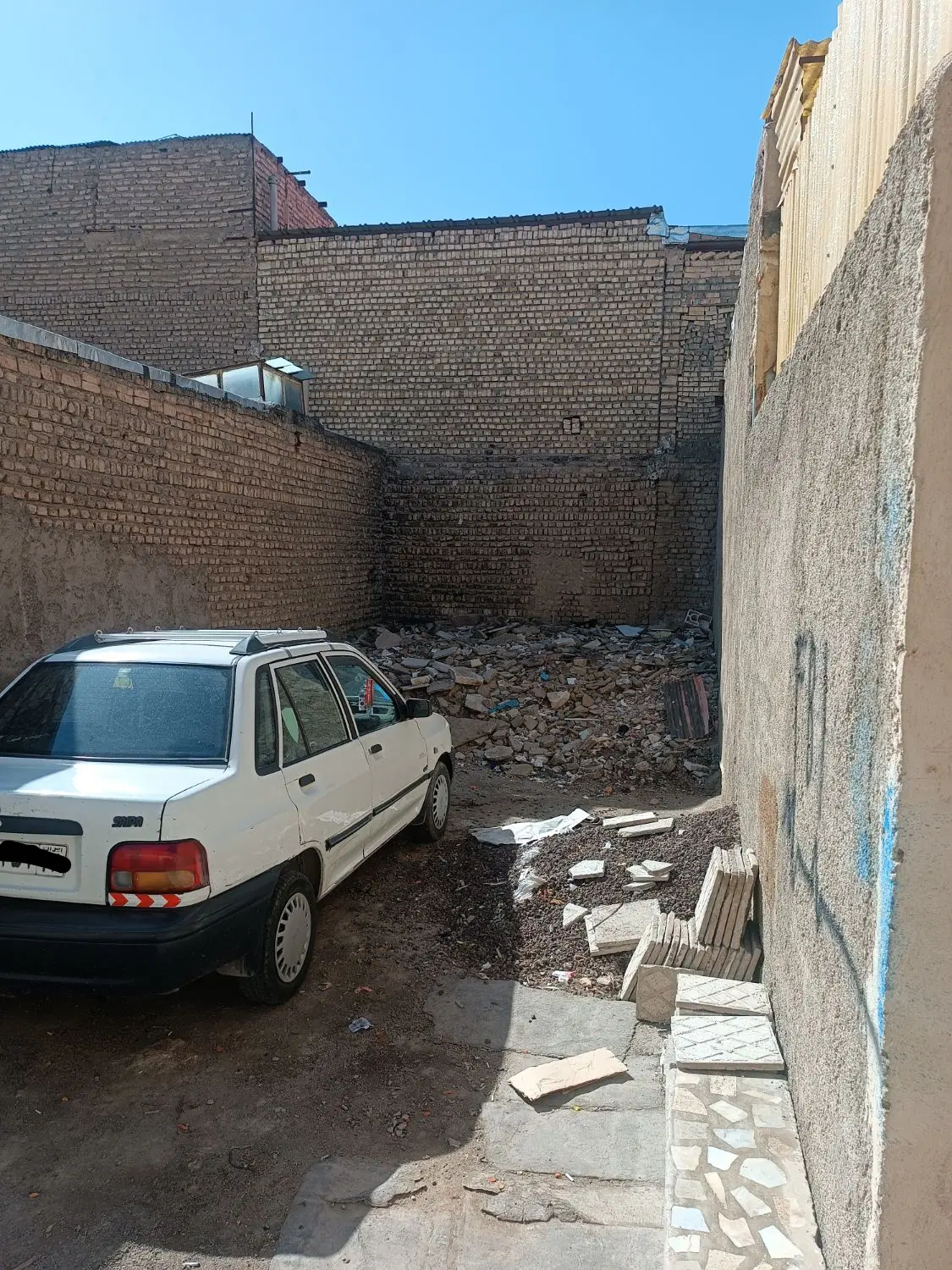 زمین مسکونی