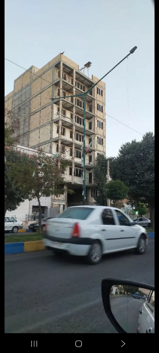 آپارتمان بلوار چمران جنب بانک مسکن