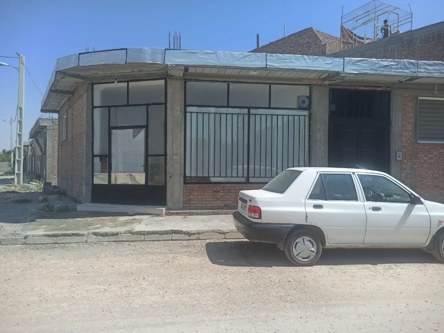 ساختمان مسکونی