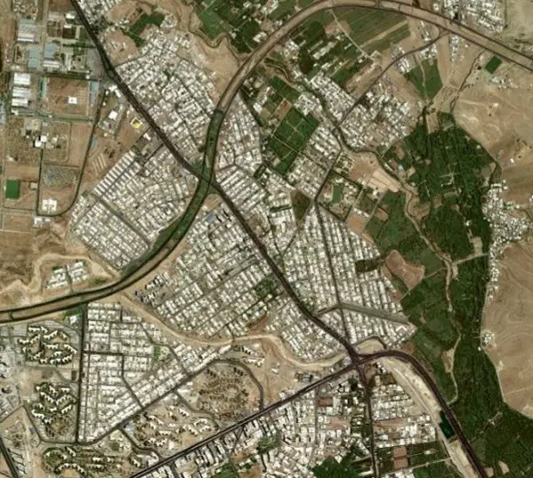 زمین ماه فیروزان