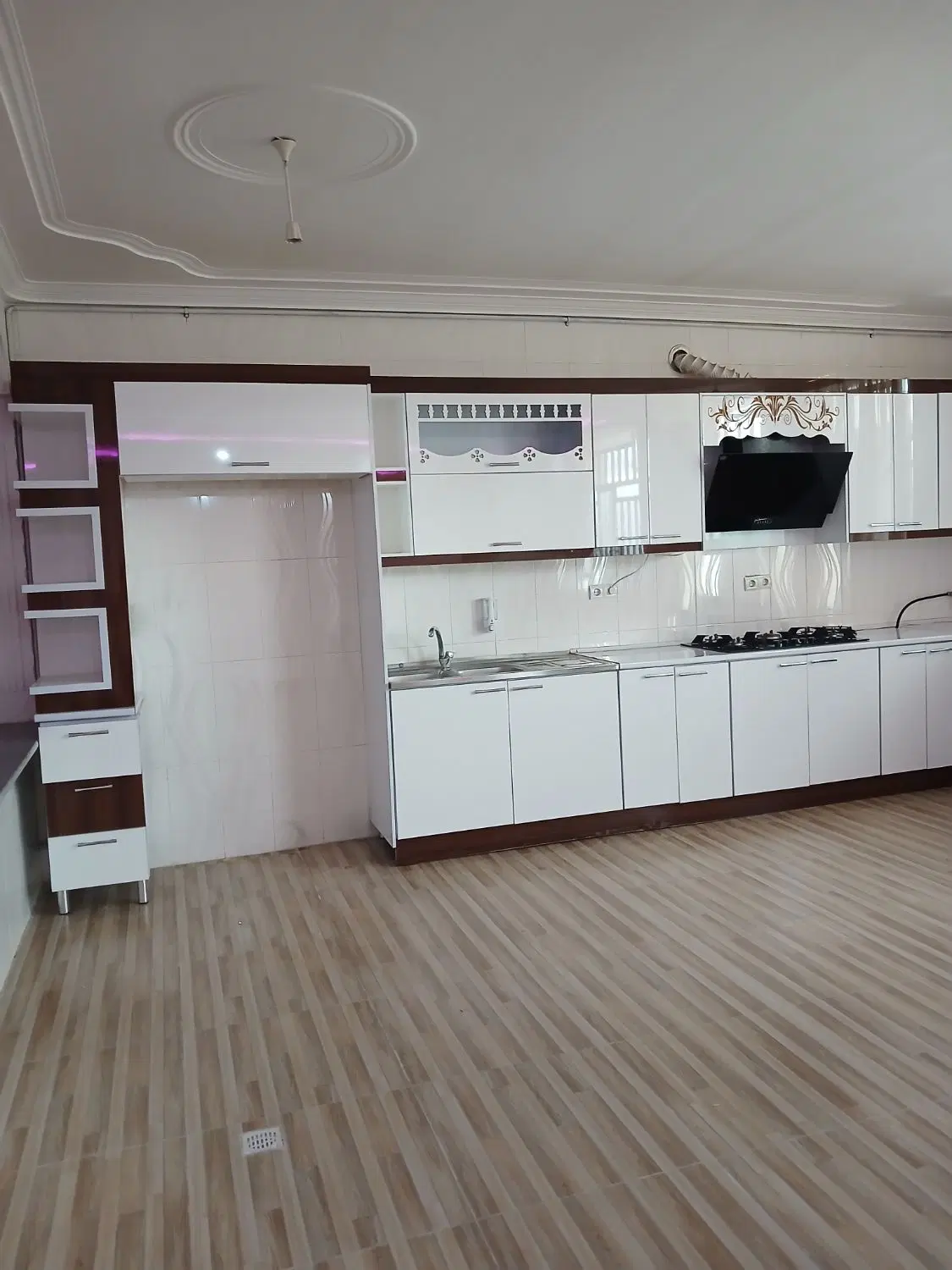 خانه ویلایی ۱۸۰متر شهرک حکمت