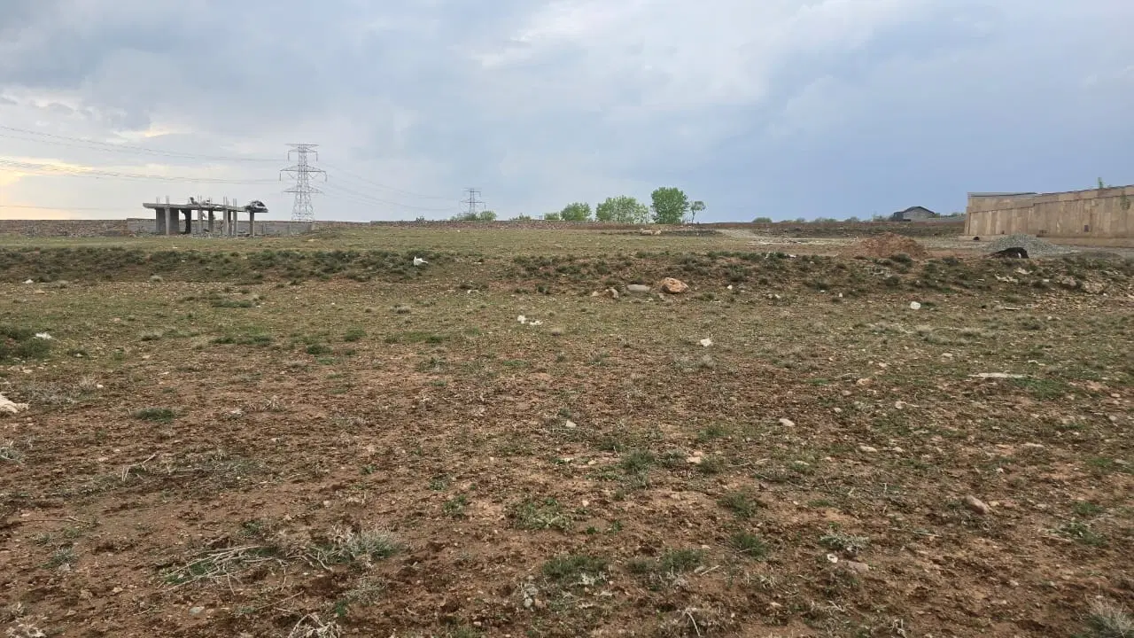 200متر زمین فشند