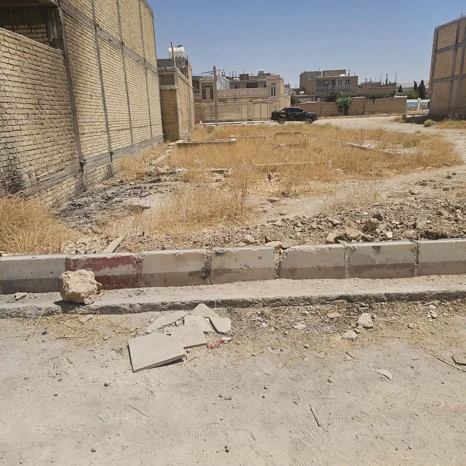 زمین مسکونی در به حیاط