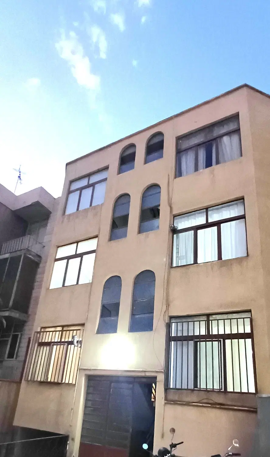فروش ۶۰ متری قدرالسهمی تکخواب با پارکینگ در حشمتیه