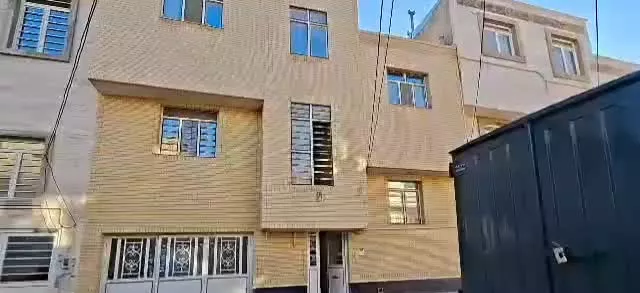 منزل مسکونی دو طبقه، تاپ لوکیشن گویم