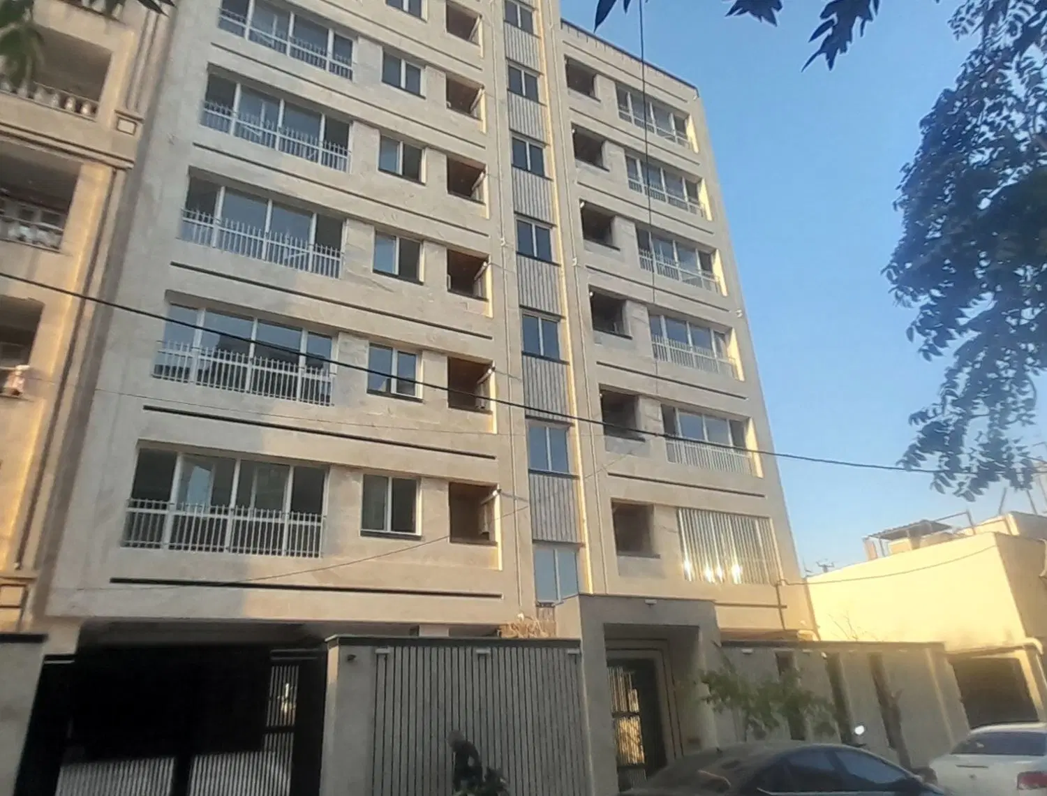 فروش آپارتمان*۱۰۰ *متر تهرانسر (شهرک پاسداران)