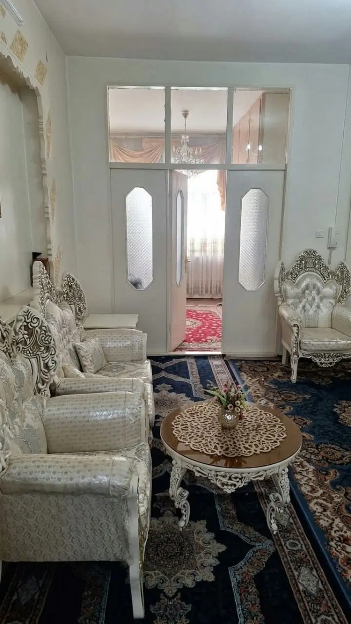 ساختمان ویلایی اپارتمان و مغازه فروشی