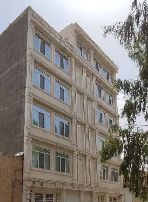 ۱۱۴متری بزرگمهر روبنما