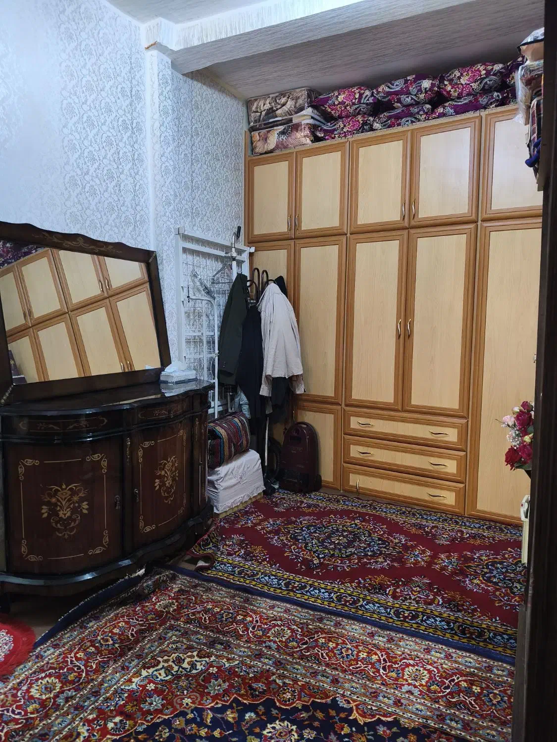 خانه کلنگی ولی قابل سکونت ۹۰متری