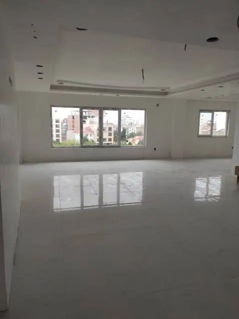۱۳۵متر دوخوابه نوساز خام کلیدنخورده سنددار زیرقیمت