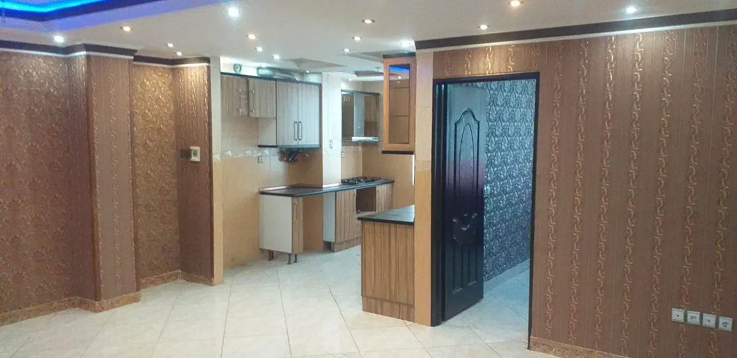 آپارتمان ۱۰۰متری تک واحد