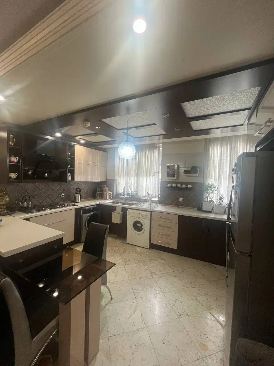 فروش آپارتمان سه خوابه